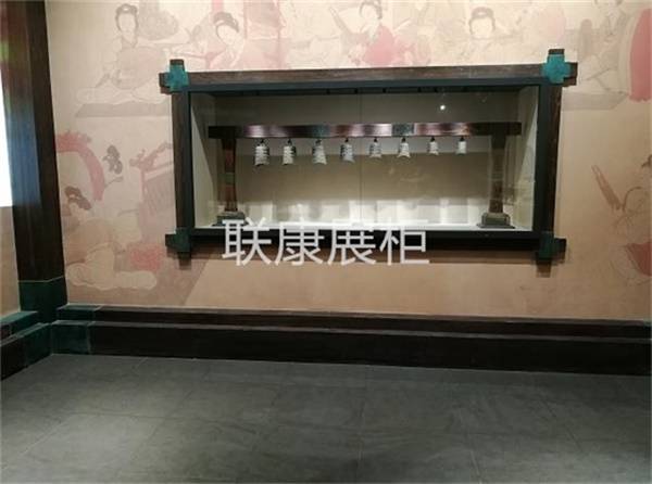 現(xiàn)代博物館文物展柜